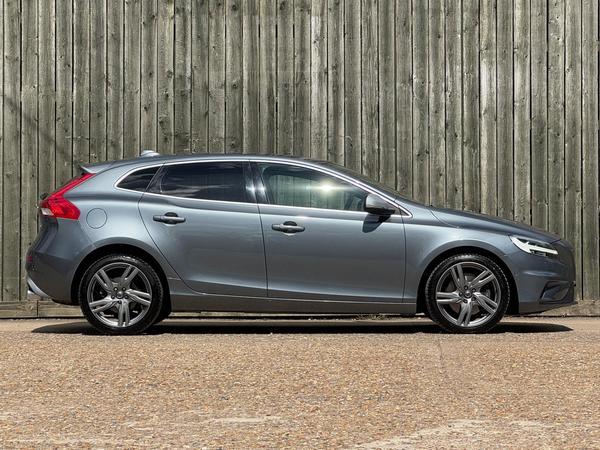Volvo V40 1.5 T3 GPF R-Design Nav Plus Auto Euro 6 (s/s) 5dr