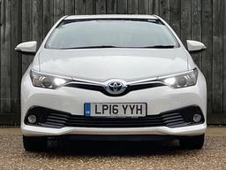 Toyota Auris 1.8 VVT-h Business Edition CVT Euro 6 (s/s) 5dr at 17th