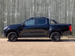 Nissan Navara 2.3 dCi N-Guard Auto 4WD Euro 6 4dr at 19th