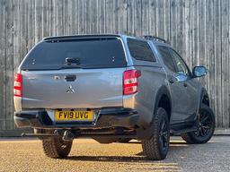 Mitsubishi L200 2.4 DI-D DC Barbarian Black Auto 4WD Euro 6 4dr (Roll Top) at 18th