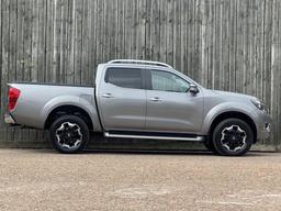 Nissan Navara 2.3 dCi Tekna Auto 4WD Euro 6 4dr at 20th