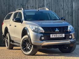Mitsubishi L200 2.4 DI-D DC Barbarian Black Auto 4WD Euro 6 4dr (Roll Top) at 0th
