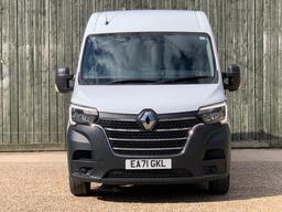 Renault Master 2.3 dCi 35 Business+ FWD MWB Medium Roof Euro 6 4dr at 7th