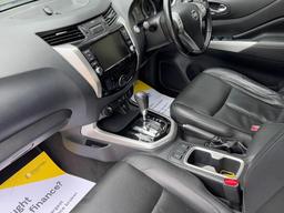 Nissan Navara 2.3 dCi Tekna Auto 4WD Euro 6 4dr at 8th