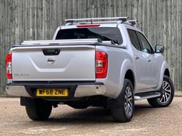 Nissan Navara 2.3 dCi Tekna Auto 4WD Euro 6 4dr at 14th