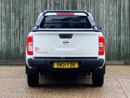 Nissan Navara 2.3 dCi N-Guard 4WD Euro 6 (s/s) 4dr at 3th