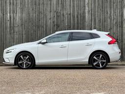 Volvo V40 2.0 D3 R-Design Nav Plus Auto Euro 6 (s/s) 5dr at 20th