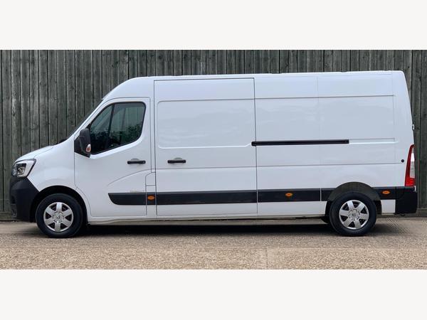 Renault Master 2.3 dCi 35 Business+ FWD LWB Medium Roof Euro 6 4dr