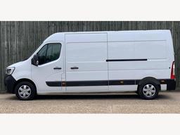 Renault Master 2.3 dCi 35 Business+ FWD LWB Medium Roof Euro 6 4dr at 24th