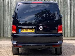 Volkswagen Transporter 2.0 TDI T32 Highline FWD SWB Euro 6 (s/s) 5dr at 12th