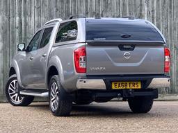 Nissan Navara 2.3 dCi Tekna Auto 4WD Euro 6 4dr at 16th