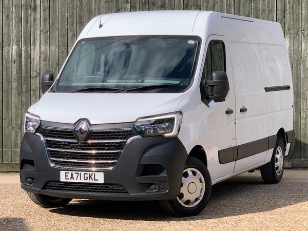 Renault Master 2.3 dCi 35 Business+ FWD MWB Medium Roof Euro 6 4dr