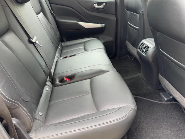 Nissan Navara 2.3 dCi Tekna Auto 4WD Euro 6 4dr
