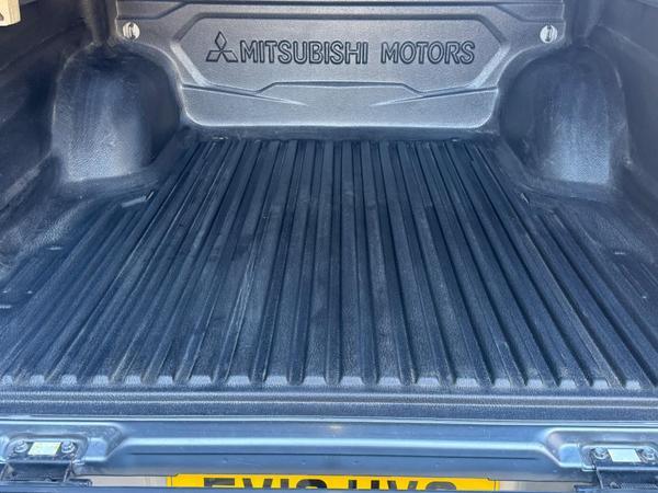 Mitsubishi L200 2.4 DI-D DC Barbarian Black Auto 4WD Euro 6 4dr (Roll Top)