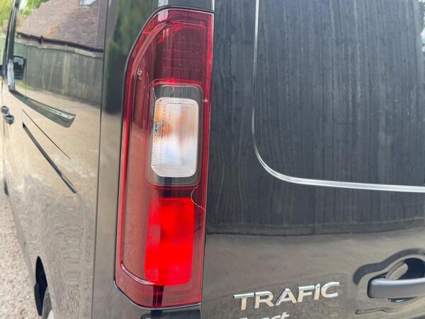 Renault Trafic 2.0 dCi ENERGY 30 Sport LWB Standard Roof Euro 6 (s/s) 5dr