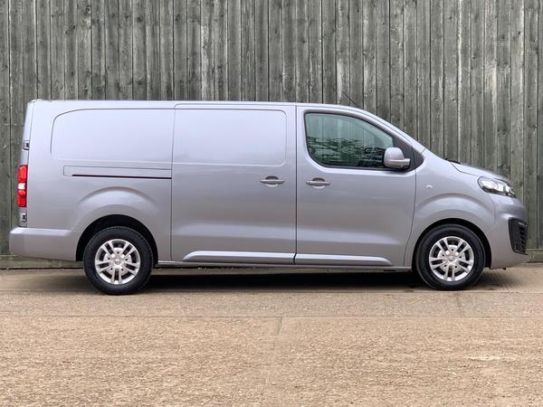 Vauxhall Vivaro 2.0 Turbo D 3100 Sportive L2 H1 Euro 6 (s/s) 5dr