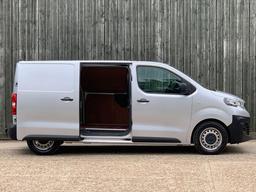 Peugeot Expert 1.6 BlueHDi 1000 Professional Standard Panel Van MWB Euro 6 (s/s) 6dr at 19th