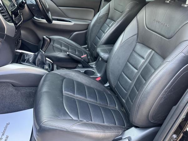 Mitsubishi L200 2.4 DI-D DC Barbarian Black 4WD Euro 6 4dr (Roll Top)