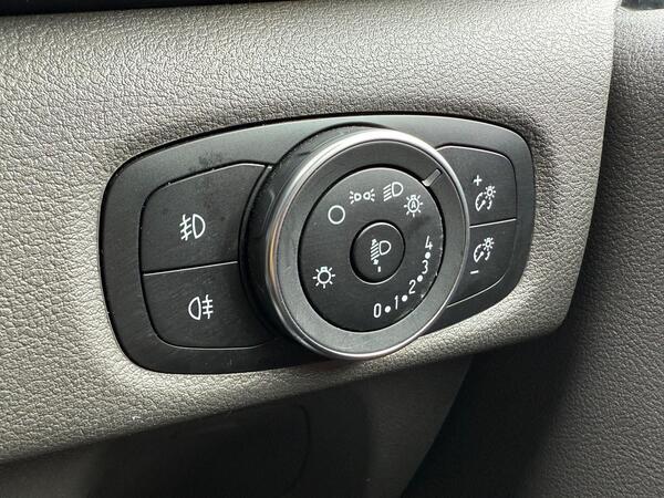 Ford Transit Custom 2.0 320 EcoBlue Limited Crew Van L2 H1 Euro 6 (s/s) 5dr (6 Seat)