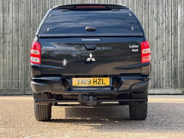 Mitsubishi L200 2.4 DI-D DC Barbarian Black 4WD Euro 6 4dr (Roll Top)