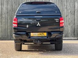 Mitsubishi L200 2.4 DI-D DC Barbarian Black 4WD Euro 6 4dr (Roll Top) at 12th