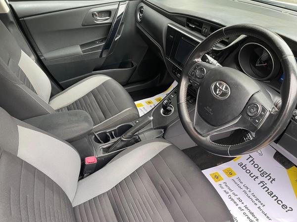 Toyota Auris 1.8 VVT-h Business Edition CVT Euro 6 (s/s) 5dr