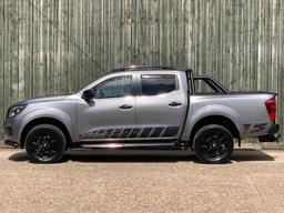 Nissan Navara 2.3 dCi N-Guard Auto 4WD Euro 6 4dr at 7th