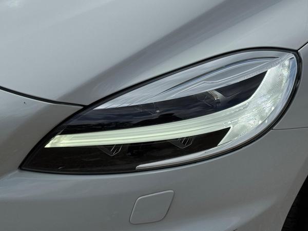 Volvo V40 2.0 D3 R-Design Nav Plus Auto Euro 6 (s/s) 5dr