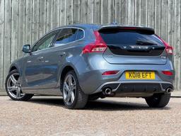Volvo V40 1.5 T3 GPF R-Design Nav Plus Auto Euro 6 (s/s) 5dr at 14th