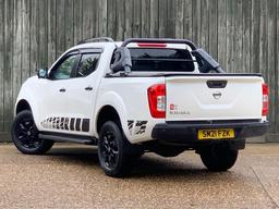 Nissan Navara 2.3 dCi N-Guard 4WD Euro 6 (s/s) 4dr at 7th