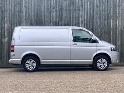 Volkswagen Transporter 2.0 TDI T30 Highline L1 H1 4dr at 20th