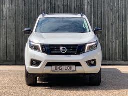 Nissan Navara 2.3 dCi N-Guard 4WD Euro 6 (s/s) 4dr at 13th