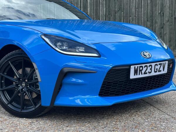 Toyota GR86 2.4 Boxer D-4S Euro 6 2dr