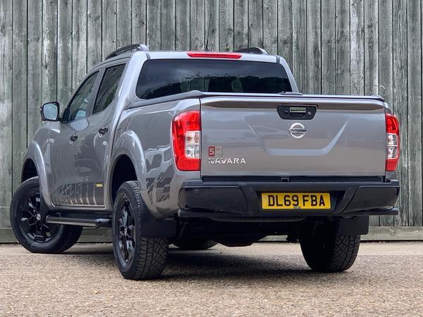 Nissan Navara 2.3 dCi N-Guard Auto 4WD Euro 6 4dr