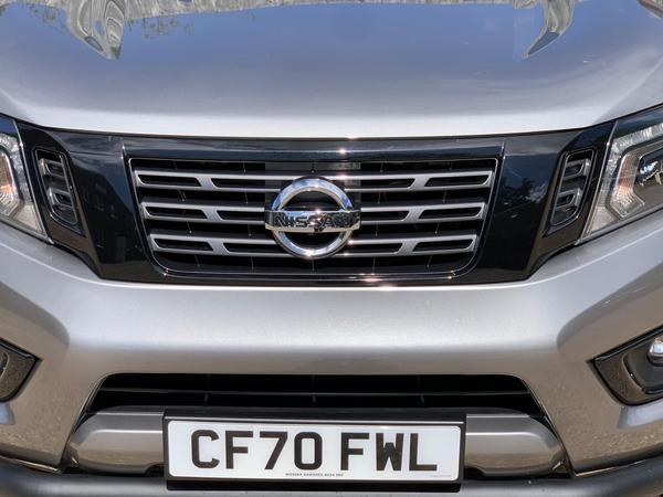 Nissan Navara 2.3 dCi N-Guard Auto 4WD Euro 6 4dr