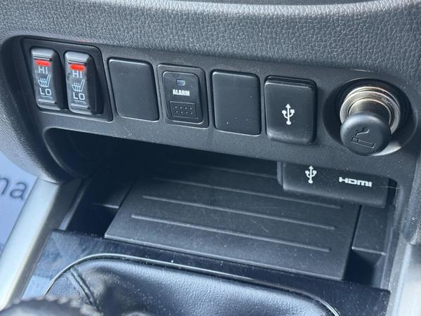 Mitsubishi L200 2.4 DI-D DC Barbarian Black 4WD Euro 6 4dr (Roll Top)
