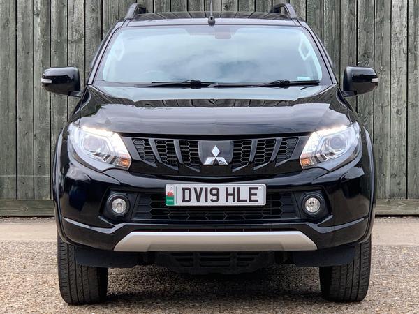 Mitsubishi L200 2.4 DI-D DC Barbarian Black Auto 4WD Euro 6 4dr (Roll Top)