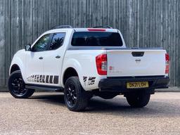 Nissan Navara 2.3 dCi N-Guard 4WD Euro 6 (s/s) 4dr at 11th