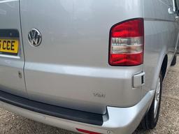 Volkswagen Transporter 2.0 TDI T30 Highline L1 H1 4dr at 26th