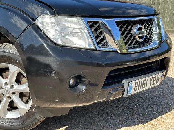 Nissan Navara 2.5 dCi Tekna 4WD Euro 4 4dr