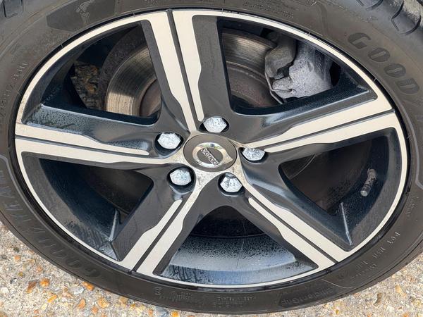 Volvo V40 2.0 D3 R-Design Nav Plus Auto Euro 6 (s/s) 5dr