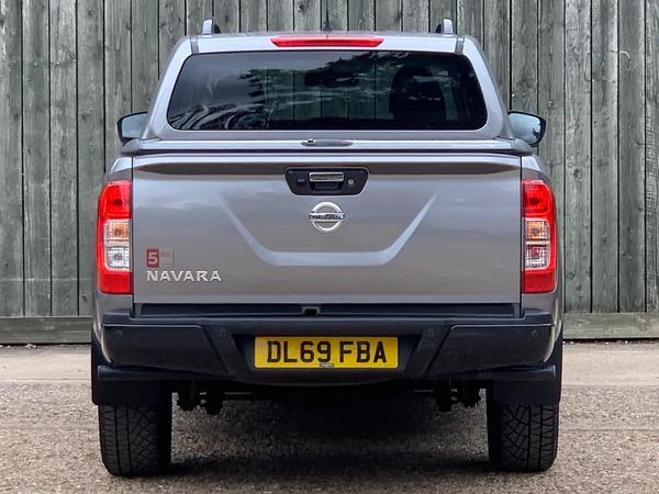 Nissan Navara 2.3 dCi N-Guard Auto 4WD Euro 6 4dr