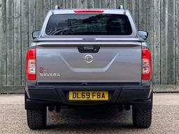 Nissan Navara 2.3 dCi N-Guard Auto 4WD Euro 6 4dr at 10th