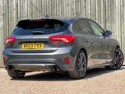Ford Focus 2.3T EcoBoost ST Euro 6 (s/s) 5dr at 3th