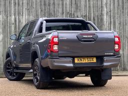 Toyota Hilux 2.8 D-4D Invincible X Auto 4WD Euro 6 (s/s) 4dr at 16th