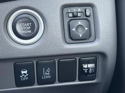 Mitsubishi L200 2.4 DI-D DC Barbarian Black 4WD Euro 6 4dr (Roll Top) at 11th