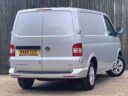 Volkswagen Transporter 2.0 TDI T30 Highline L1 H1 4dr at 10th