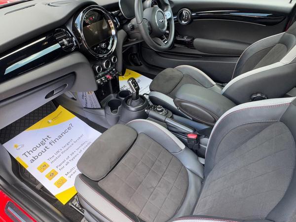 MINI Hatch 2.0 Cooper S Sport Steptronic Euro 6 (s/s) 3dr