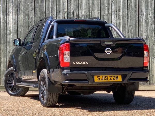 Nissan Navara 2.3 dCi N-Guard Auto 4WD Euro 6 4dr