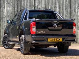 Nissan Navara 2.3 dCi N-Guard Auto 4WD Euro 6 4dr at 5th